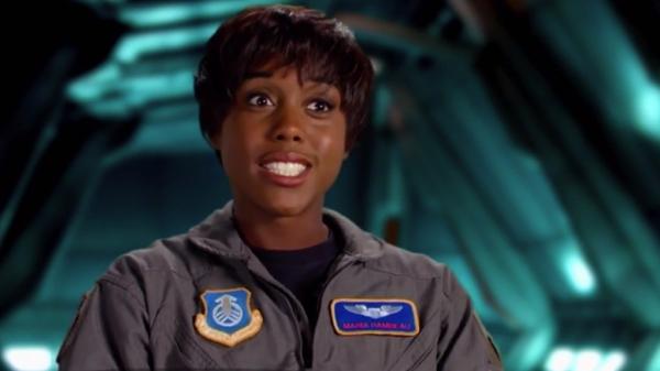 James Bond va fi înlocuit de o femeie de culoare în noul film Bond 25 (Video)