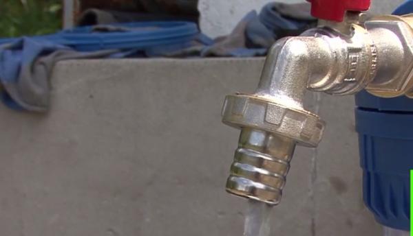 În România anului 2019, zeci de oameni din Gorj nu au apă potabilă, în mijlocul verii