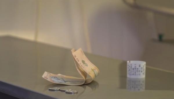 Românii preferă să economisească timp, nu bani. Cât ne costă comoditatea