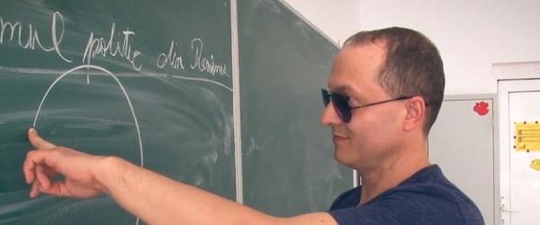 Un profesor nevăzător a luat 10 la examenul de titularizare