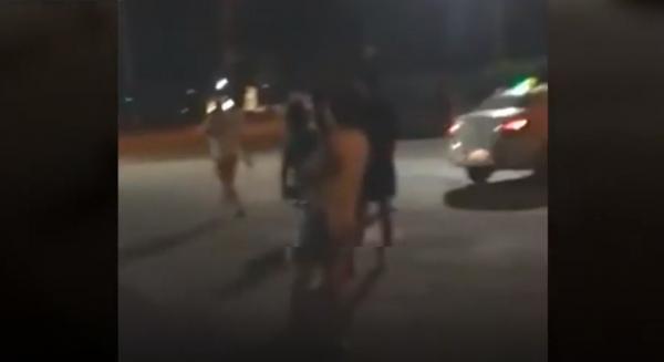 Câţiva taximetrişti din Alexandria au prins singuri un bărbat care ar fi terorizat oraşul, fără ca autorităţile să ia vreo măsură
