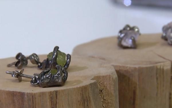 Proverbele româneşti au devenit sursă de inspiraţie pentru designerii noştri