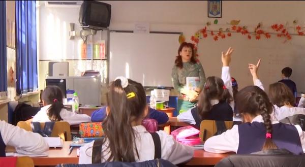 Noul ministru al Educaţiei nu îşi asumă modificarea structurii Anului Şcolar