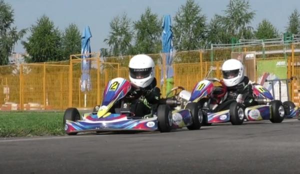 Adrenalină și curaj, la tabăra de karting pentru copii din Covasna