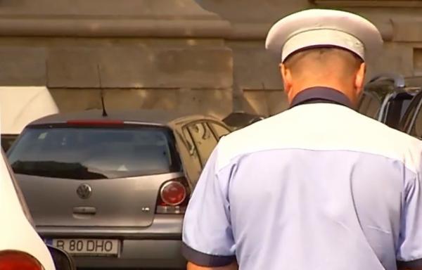 Poliţiştii locali din Cluj, monitorizaţi video în timpul programului