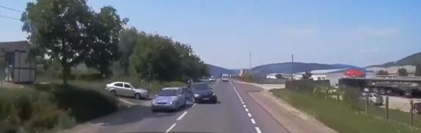 Accident teribil surprins în imagini, în Hunedoara