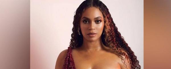 Fanii lui Beyonce o suspectează pe artistă că ar fi însărcinată