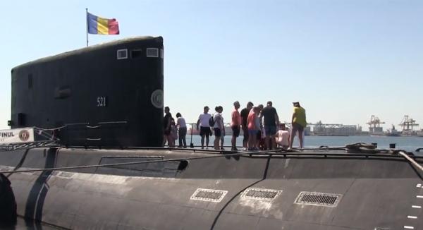 Portul militar din Constanţa, luat cu asalt de mii de turişti