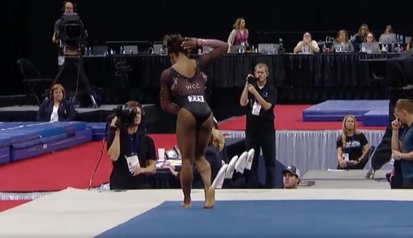 Moment istoric în gimnastică. Simone Biles a reușit o tsukahara triplă la sol