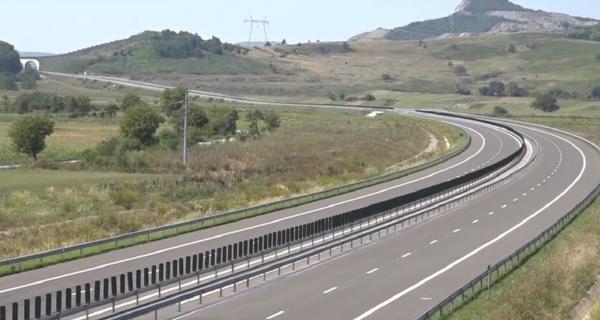 Ministrul Transporturilor anunţă un şantaj care blochează traficul pe autostrada Lugoj-Deva