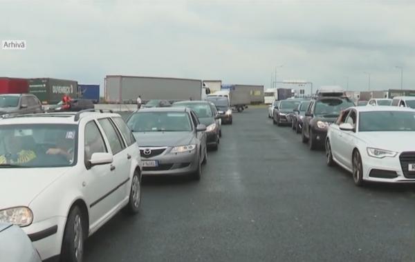 Cozi la intrarea în țară la Ruse, așteptate duminică. Avertismentul MAE