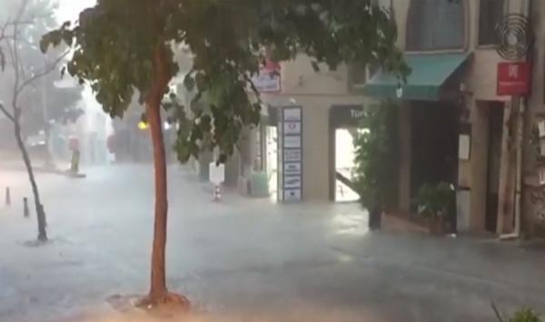 Ploile torenţiale au făcut prăpăd în Istanbul