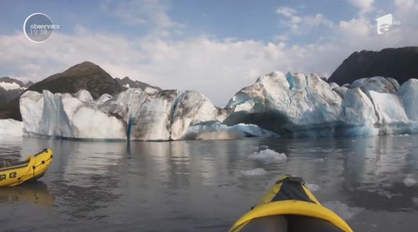 Ghețar din Alaska prăbușit în fața a doi turiști în caiac (Video)