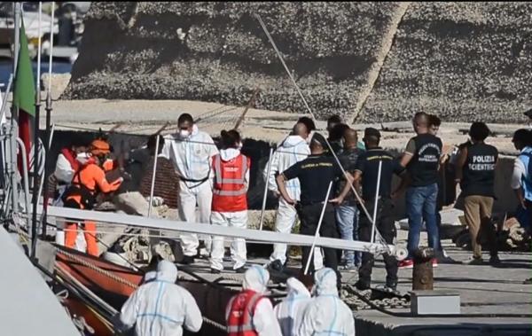Cei peste 100 de imigranţi de pe nava Open Arms, salvați după două săptămâni
