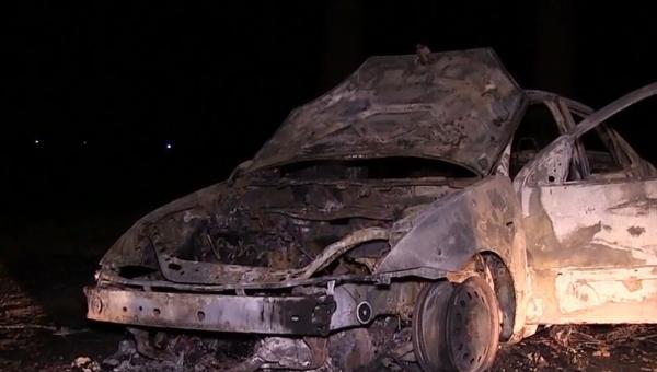 Un tânăr de 26 de ani şi-a dat foc în maşina sa, din cauza certurilor cu tatăl său