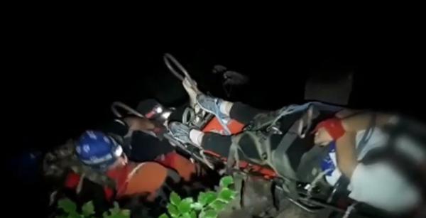 Pericol pentru 50 de copii care au urcat împreună cu un grup de profesori un traseu greu în Bucegi