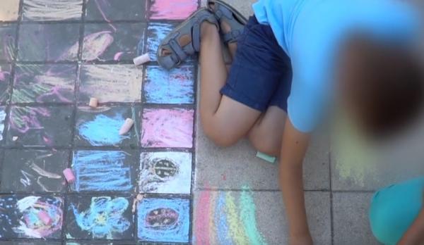 Experienţe emoţionante la Botoşani. Zeci de oameni au putut intra în pielea copiilor cu autism