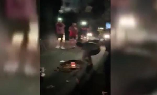 Groapă celebrată cu artificii, pe un drum județean din Cluj