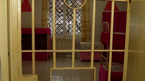 Legea amnistiei şi graţierii, respinsă de Comisia Juridică a Camerei Deputaților