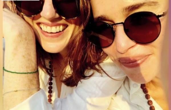 Emilia Clarke şi Rose Leslie, victimele unui furt mai puţin obişnuit