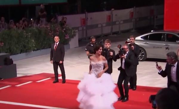 Penelope Cruz și Meryl Streep au strălucit pe covorul roşu, la Festivalul de Film de la Veneţia