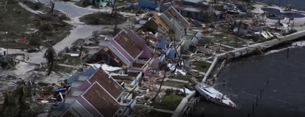 Uraganul Dorian traversează coasta de est a Statelor Unite