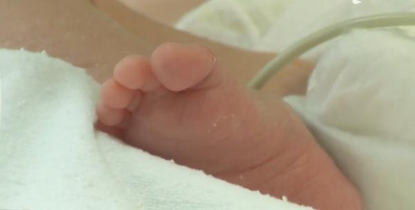 O tânără din Cluj şi-a vândut nou-născutul pentru 15 mii de lei (Video)