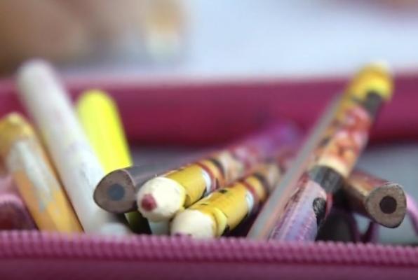 Pentru a preda, profesorii trebuie să aibă adeverinţă din care să reiasă că nu au comis agresiuni sexuale