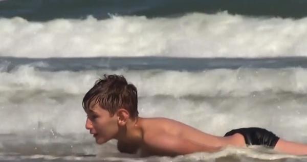 Prima zi de şcoală a prins mulţi elevi pe plajă