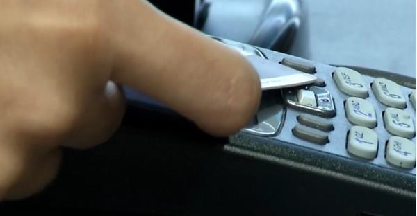 O directivă europeană schimbă modul în care facem plăţile cu cardul