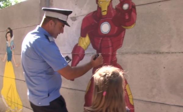Un jandarm din Dâmboviţa a transformat o grădiniţă din Târgovişte într-un loc de poveste