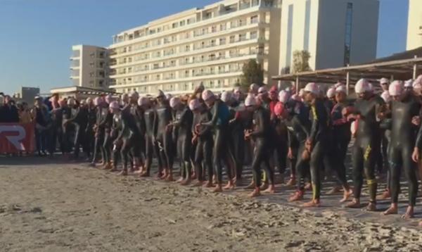 300 de concurenți s-au întrecut curajos la Triatlonul de la Mamaia