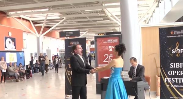 Aeroportul Internaţional din Sibiu, transformat în sală de concerte. Cum au reacţionat oamenii