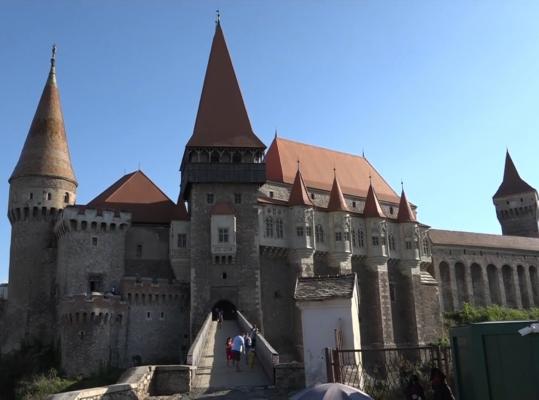 Record de turiști la Castelul Corvinilor. Vânzările au crescut considerabil