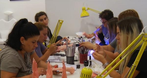 Femei în căutarea pasiunii. Cursurile de formare sunt tot mai căutate