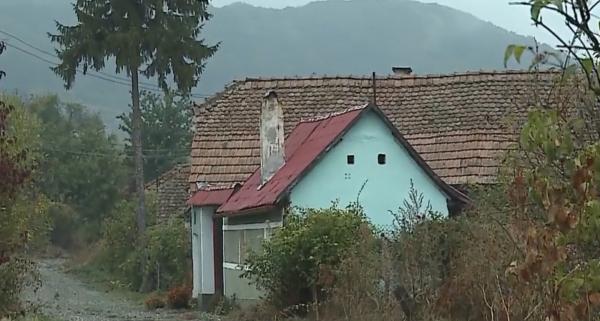 Șapartoc, satul pe cale de dispariție. Un cuplu de tineri vrea să dezvolte localitatea cu doar 17 bătrâni