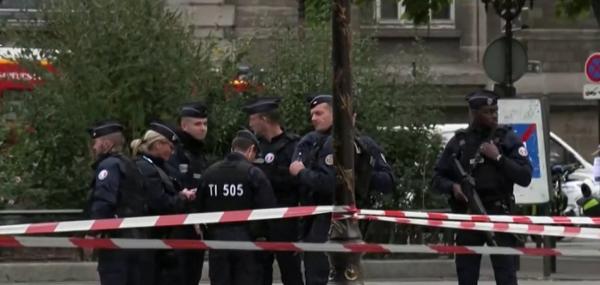 Un poliţist din Paris şi-a ucis patru colegi, după o ceartă cu şefa lui
