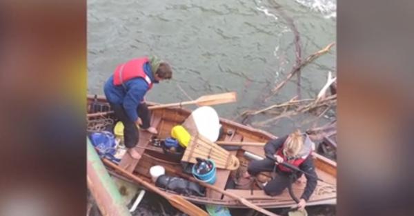 Turişti străini, la un pas să fie înghiţiţi de apele Dunării, la Porţile de Fier I