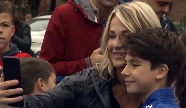 Nadia Comăneci caută campioni şi a fost aşteptată de 2.000 de tineri, în parc