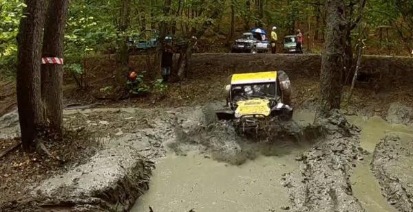 Spectacol cu mașini, în toată ţara. La munte s-au adunat proprietarii de autoturisme de epocă