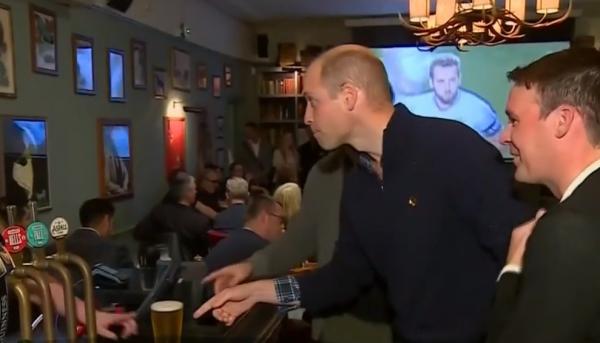 Prinţul William şi Frank Lampard, la o bere în pub