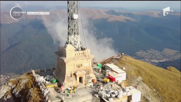 Crucea Eroilor Neamului, de pe Caraiman, este restaurată