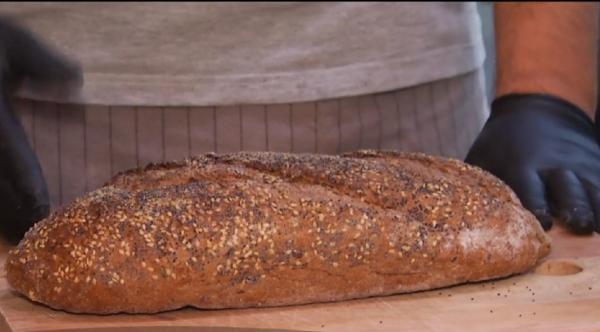 Pâinea se scumpeşte din cauza secetei care a afectat culturile de grâu