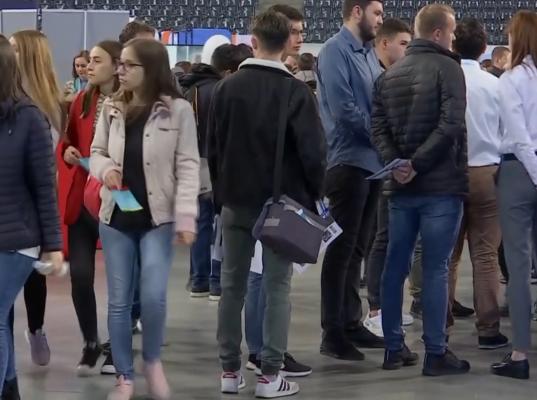 Sute de locuri de muncă îşi aşteaptă candidatul potrivit la cel mai mare târg de Cariere din Transilvania