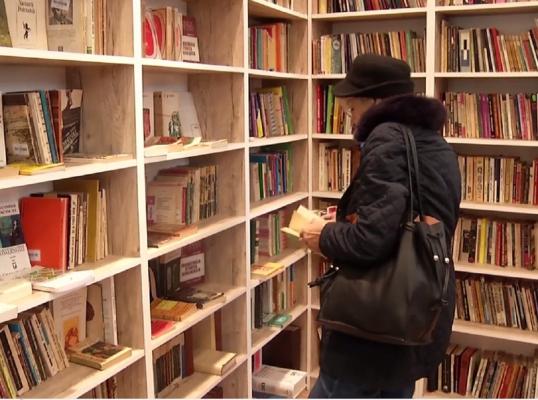 Anticariatul, locul unde cărţile au preţuri chiar şi de zece ori mai mici ca în librării