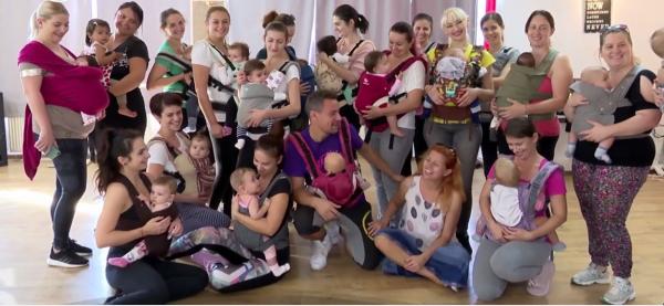 Tinerele mămici pot face zumba cu bebeluşii lor, ţinuţi în ham special