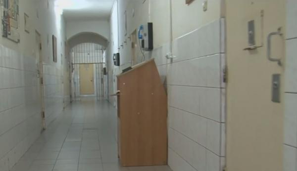 Mister în cazul polițistului găsit împușcat în Penitenciarul Arad. Familia spune că nu avea probleme