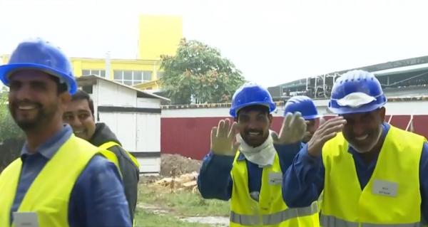 Un liceu din Buzău este renovat de muncitori aduşi din India şi Vietnam