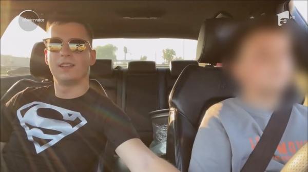 Vloggerul care a pus un copil de 10 ani să conducă în parcare, vizat de o anchetă