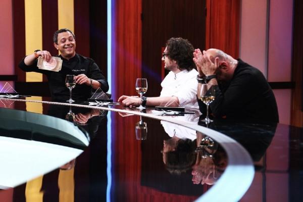 Cei trei juraţi Chefi la Cuţite, la ultimul duel al farfuriilor